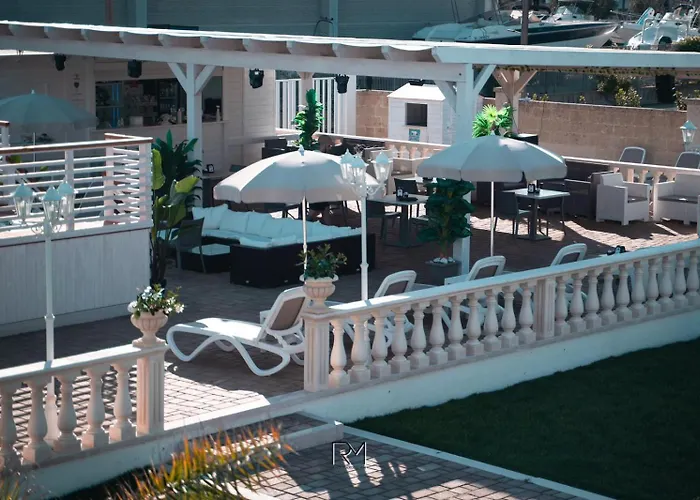 La Palazzina Bed & Breakfast
